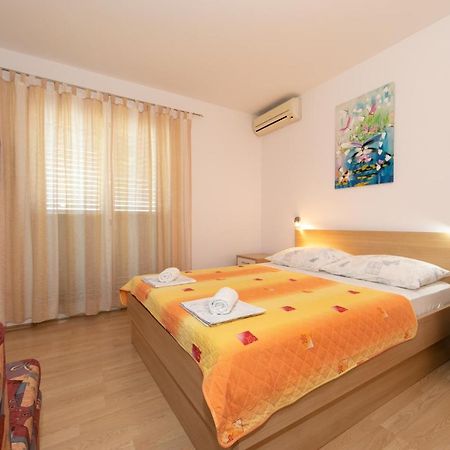 Apartments Maja Tucepi Bagian luar foto