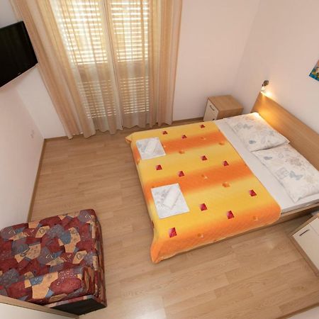 Apartments Maja Tucepi Bagian luar foto