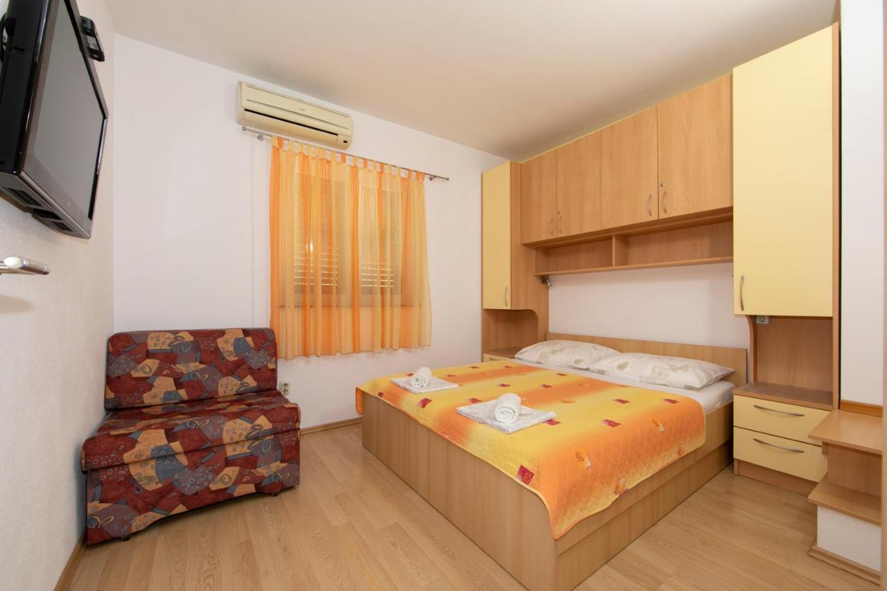Apartments Maja Tucepi Bagian luar foto